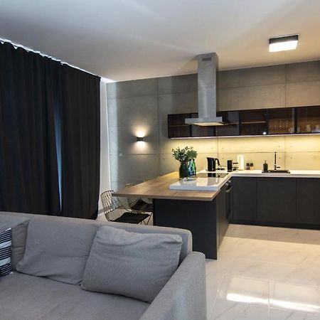 El Apartments - Antares พอซนาน ภายนอก รูปภาพ
