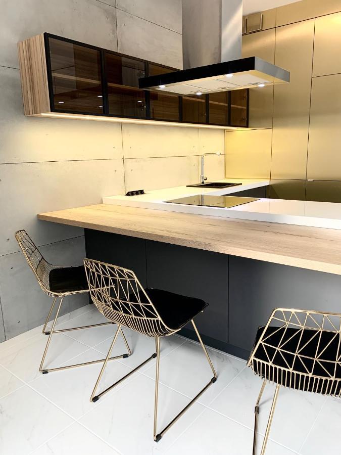 El Apartments - Antares พอซนาน ภายนอก รูปภาพ