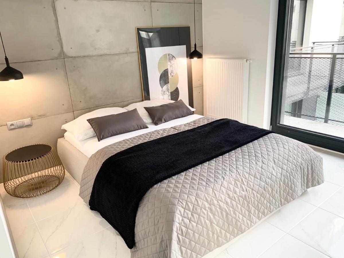 El Apartments - Antares พอซนาน ภายนอก รูปภาพ