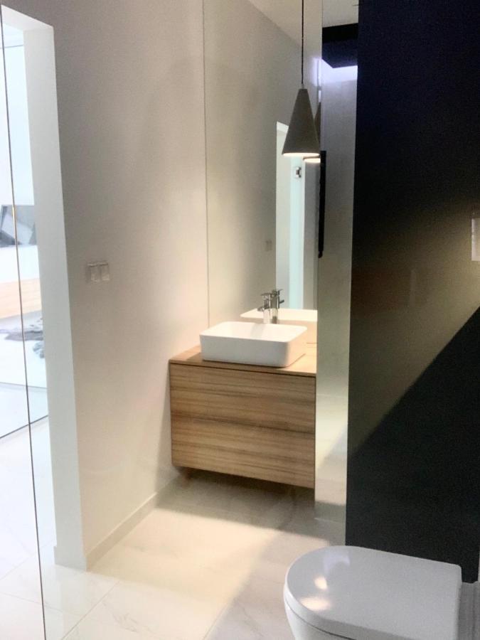 El Apartments - Antares พอซนาน ภายนอก รูปภาพ