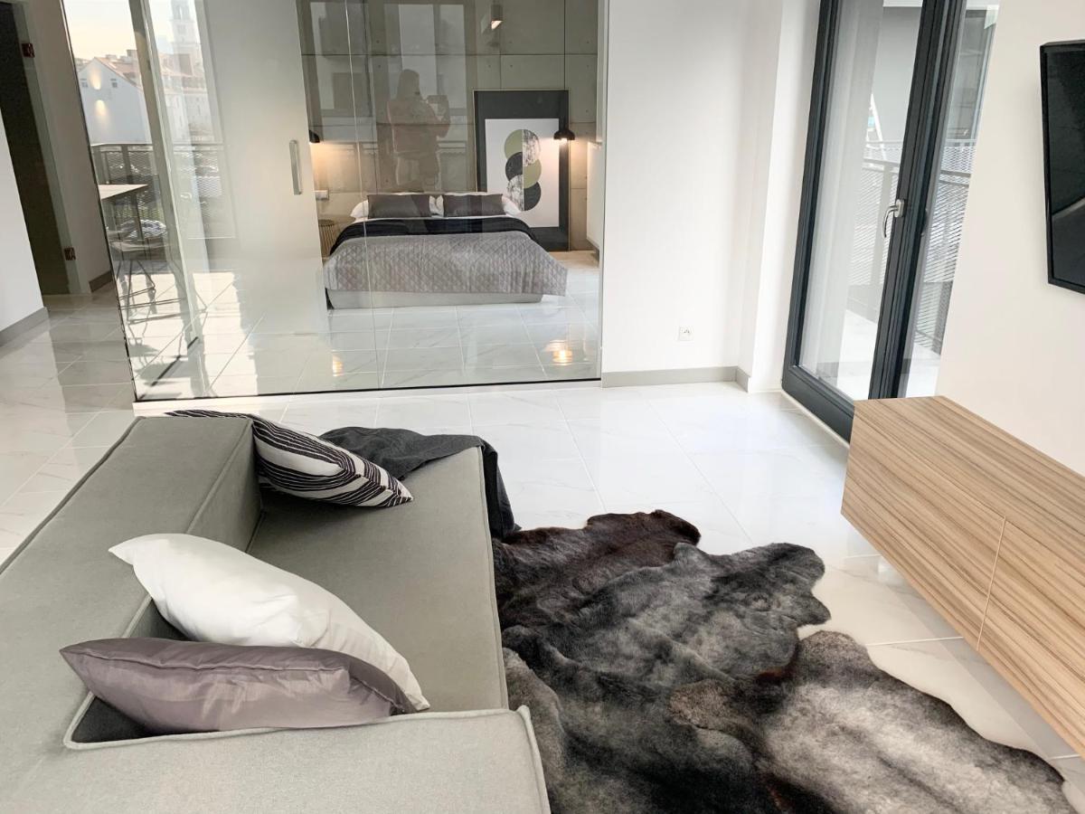 El Apartments - Antares พอซนาน ภายนอก รูปภาพ