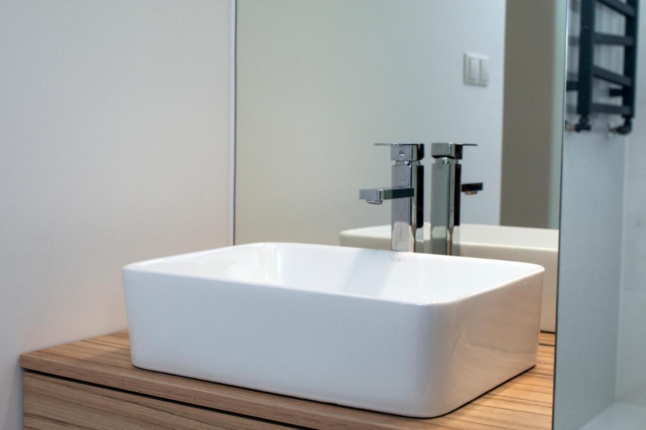 El Apartments - Antares พอซนาน ภายนอก รูปภาพ