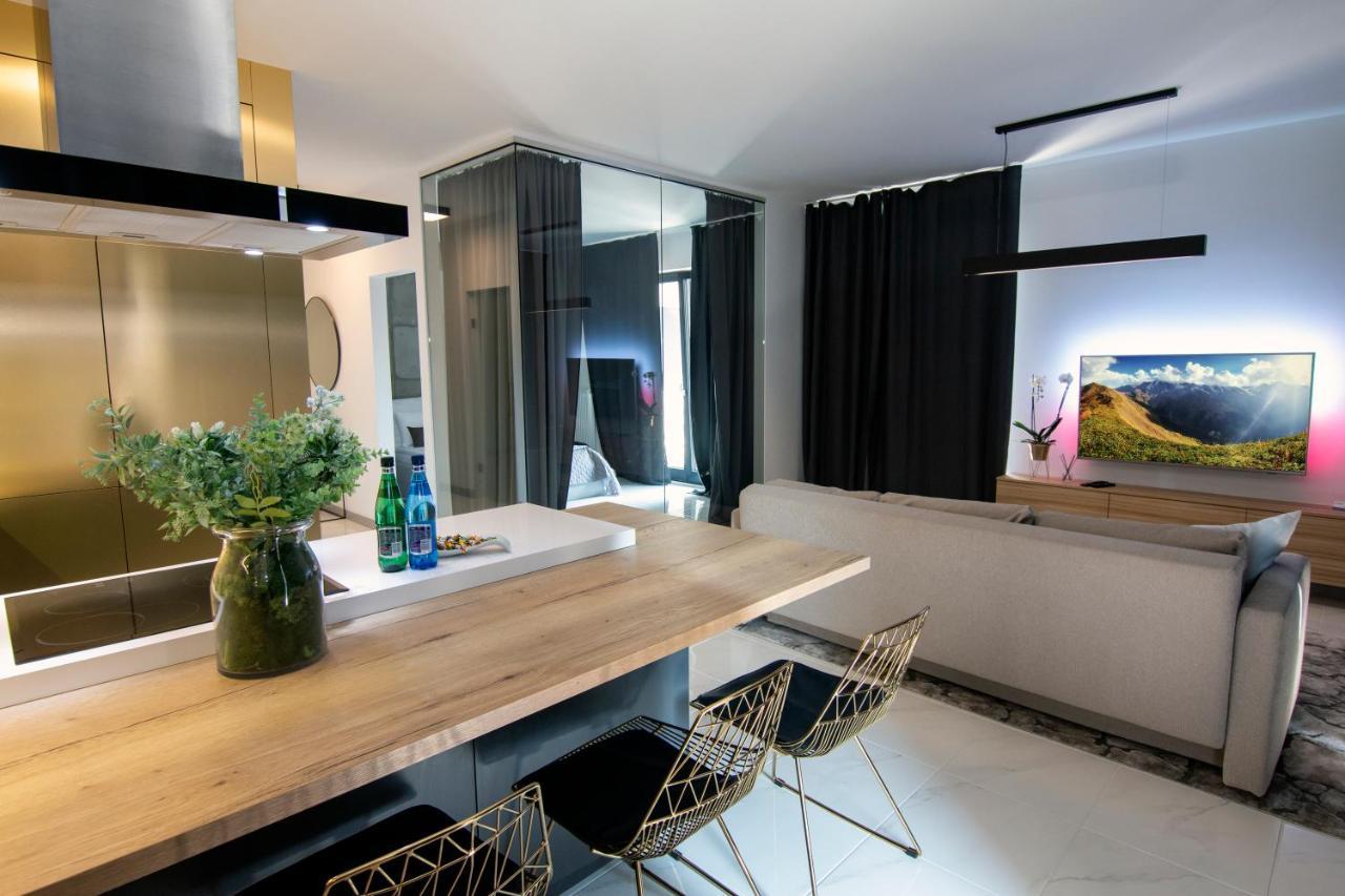 El Apartments - Antares พอซนาน ภายนอก รูปภาพ