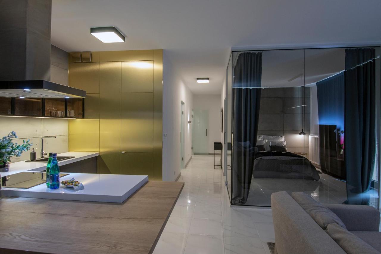 El Apartments - Antares พอซนาน ภายนอก รูปภาพ