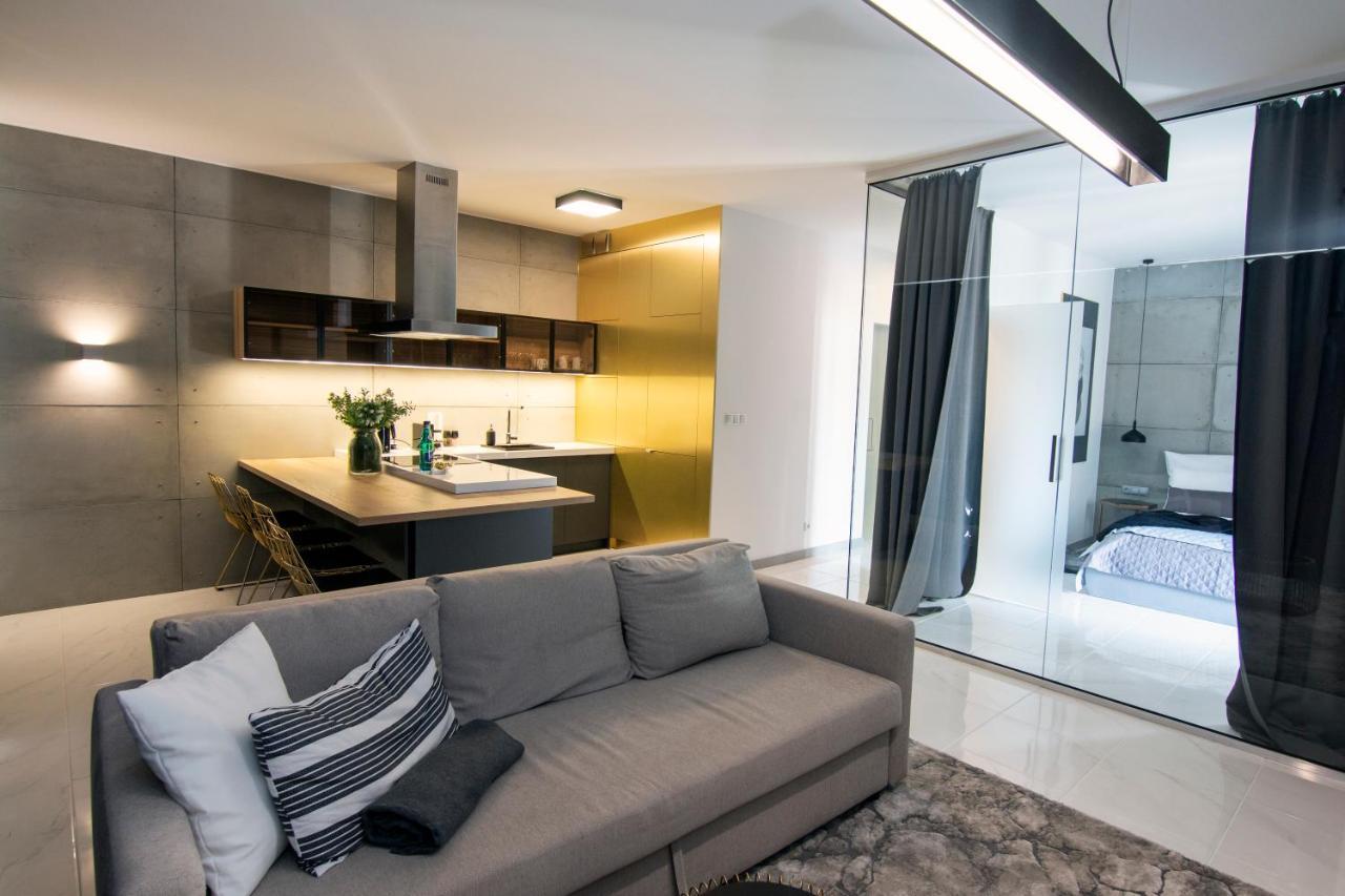 El Apartments - Antares พอซนาน ภายนอก รูปภาพ